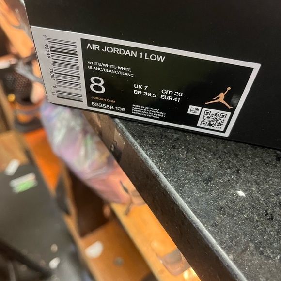 Sz 8 Air Jordan 1 Low in \